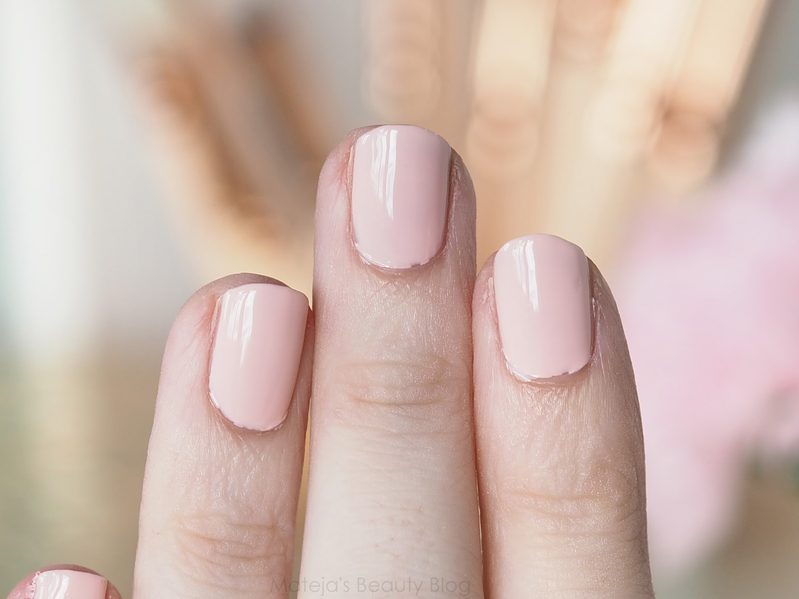 Essence Shine Last & Go Gel Nail Polish 04 Millennial Pink Essence Shine Last & Go Gel Nail Polish 04 Millennial Pink